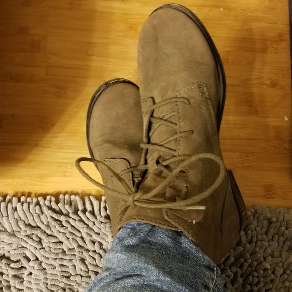 Crown Vintage Olive Green/Brown Lace-up Booties - Picture 8 of 8